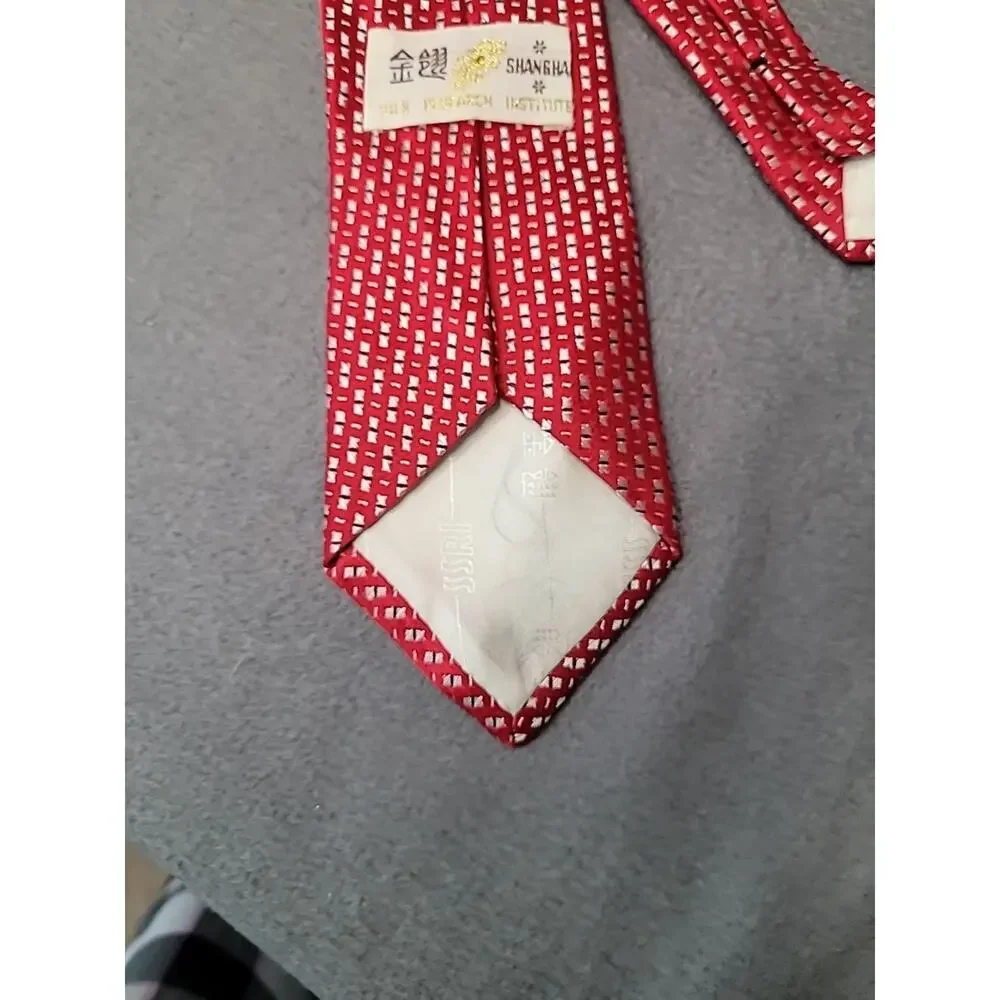 VTG Silk Research Institute Red Silk Tie Designer Luxe